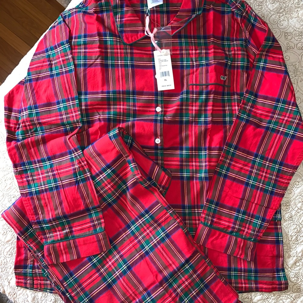 New with tags Vineyard Vines Holiday plaid pajamas